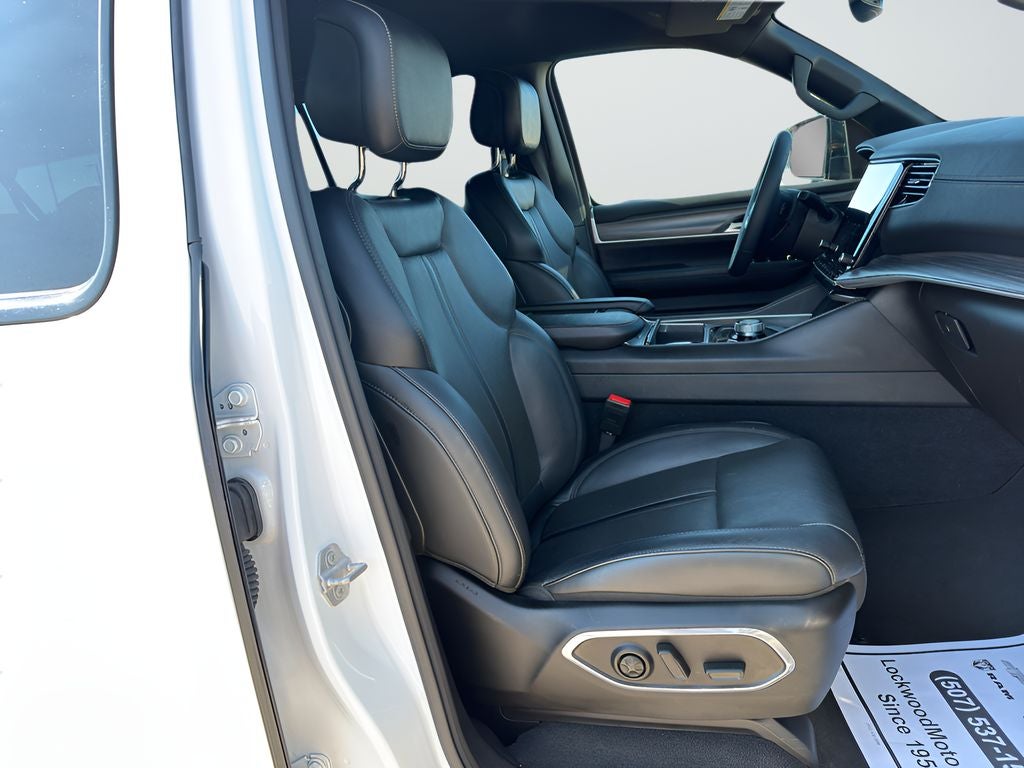 2023 Jeep Wagoneer L Series III