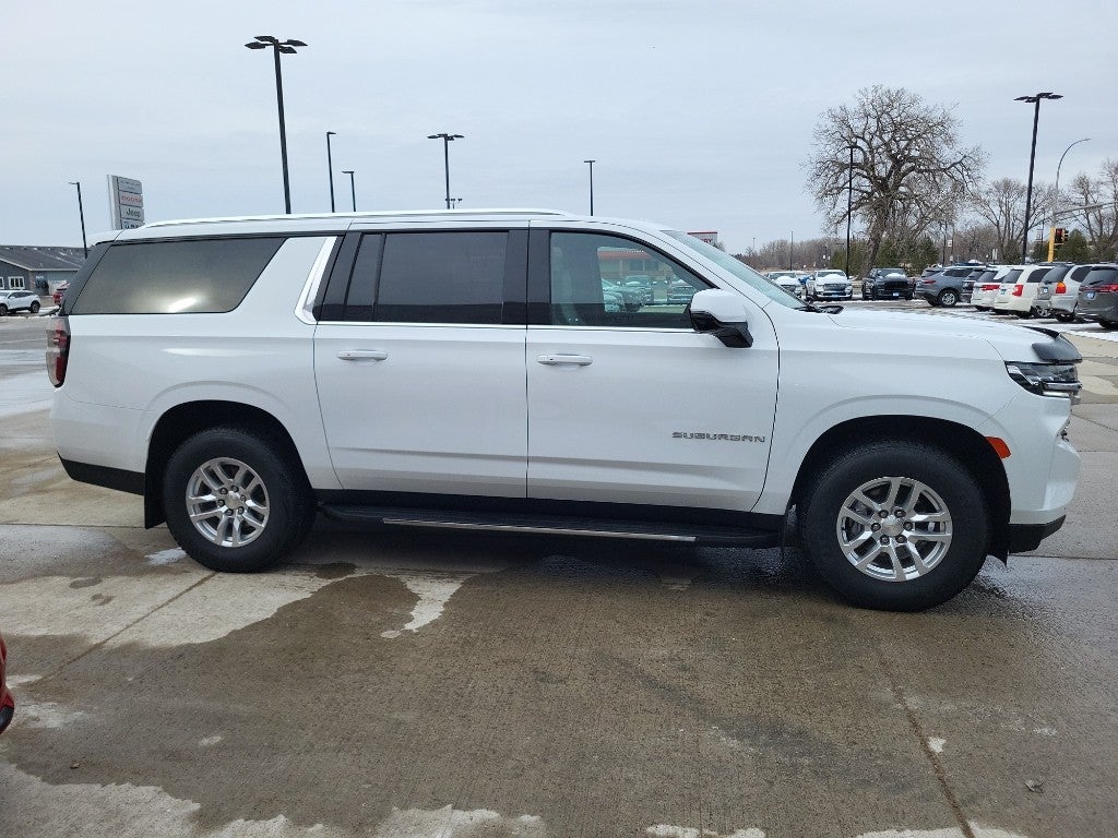 2022 Chevrolet Suburban LT