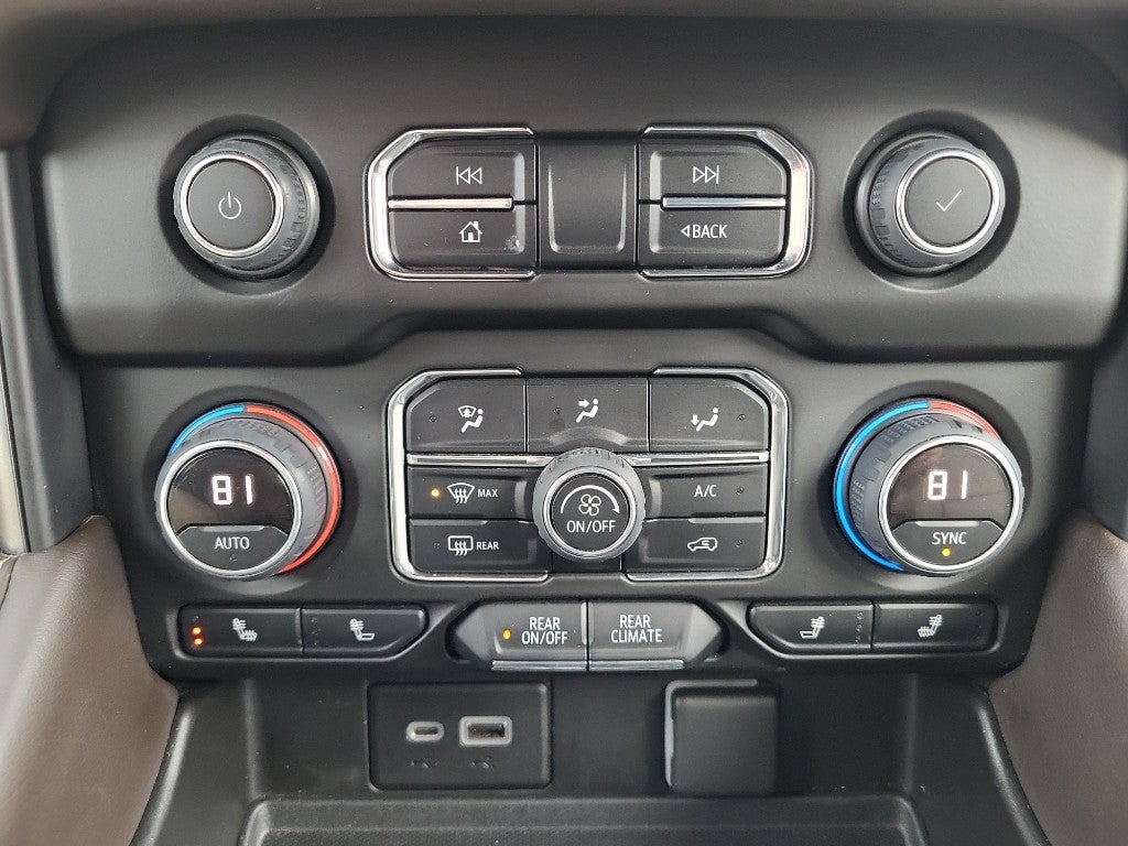 2022 Chevrolet Suburban LT