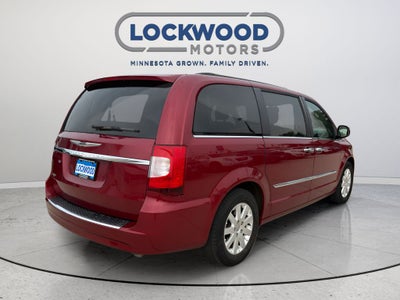 2016 Chrysler Town & Country Touring
