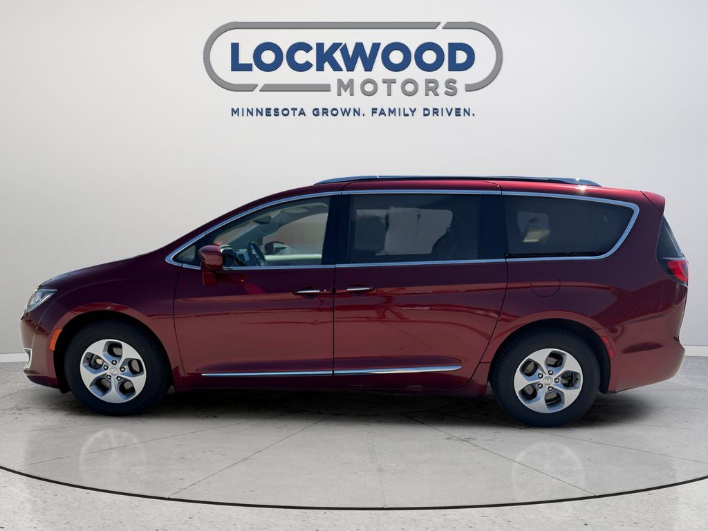 2017 Chrysler Pacifica Touring-L Plus