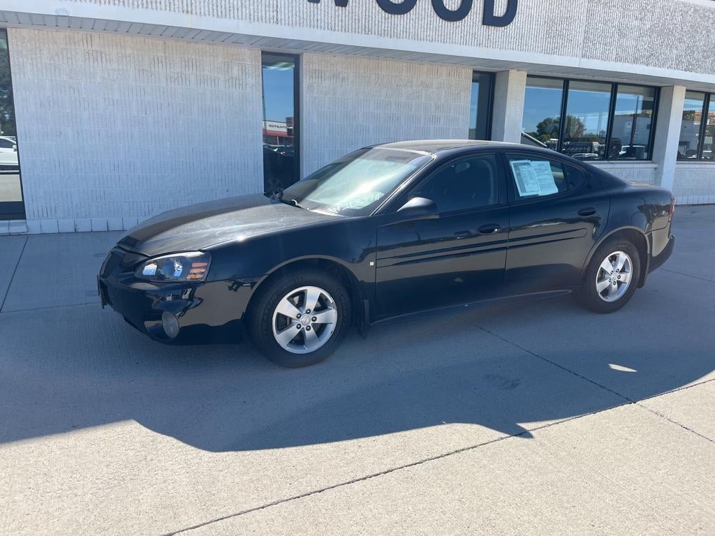 Used 2007 Pontiac Grand Prix GP with VIN 2G2WP552671239097 for sale in Marshall, Minnesota