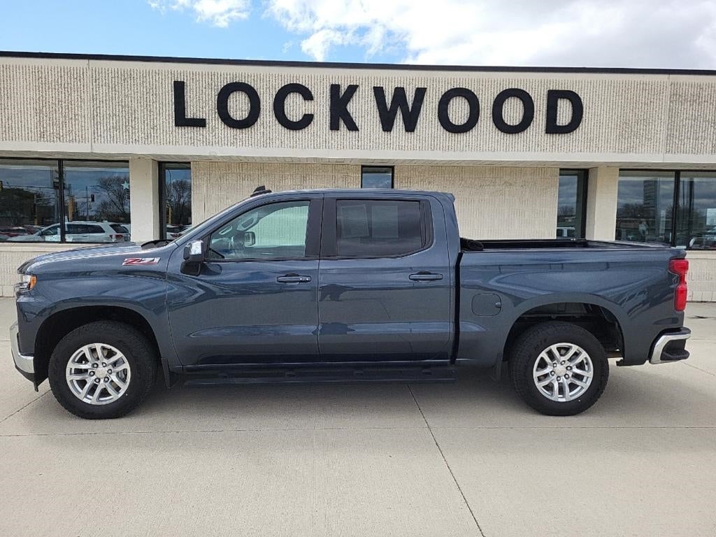 Used 2020 Chevrolet Silverado 1500 LT with VIN 3GCUYDEDXLG242727 for sale in Marshall, Minnesota