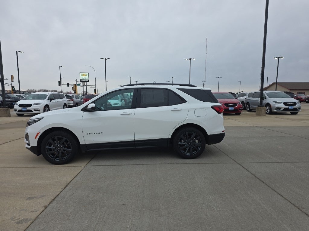 Used 2022 Chevrolet Equinox RS with VIN 3GNAXWEV8NS101236 for sale in Marshall, Minnesota