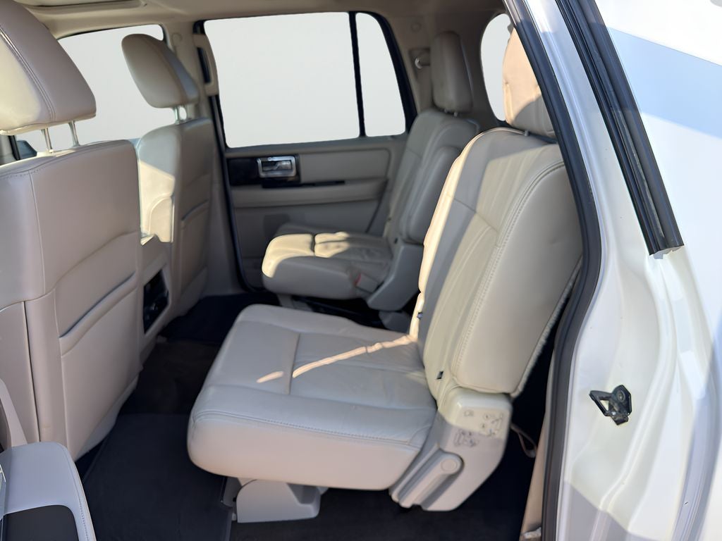 2015 Lincoln Navigator L Base